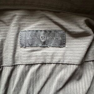 Lulu Lemon Black Dress shirt size L